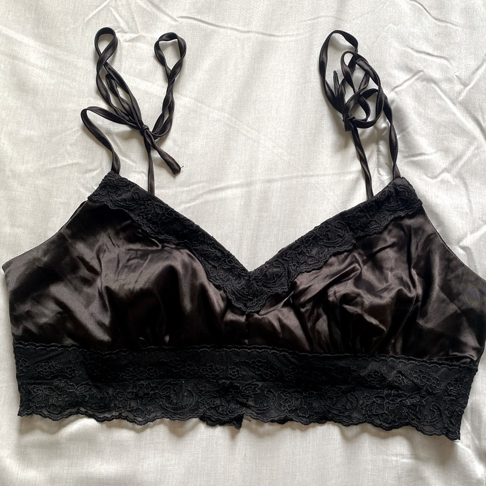 Forever 21 Black Satin Lace Cropped Cami